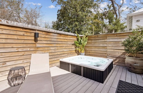 Lincolnville House | Luxury in Lincolnville|Walk to Historic DWTN