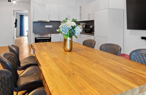 Innere Neustadt Apartment | Luxury in the center for 6 pers. 3 rooms, balcony, WLAN