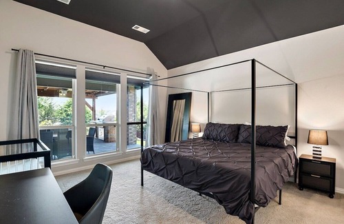 Weston House | Luxury Indoor/Outdoor Living Oasis