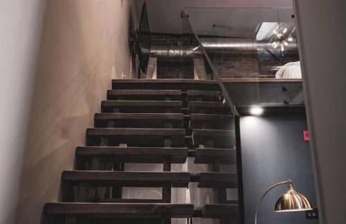 Barrie Apartment | Luxury Industrial Loft-King Bed-17ft Ceilings