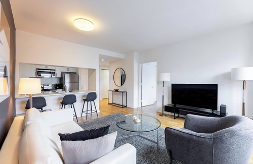 Exchange Place North Apartment | Luxury Jersey City One Bedroom Near Manhattan