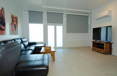 Kawerau Apartment | Luxury Kawerau Apartment with garage - Jellicoe court