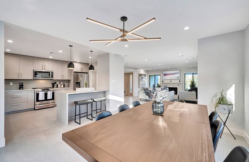 Encino House | Luxury King Bed W/Pool, Spa & Spectacular View!