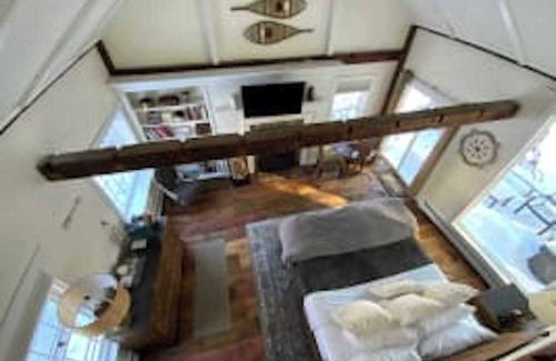 West Dover Resort | Luxury King Cottage, 2 twin beds in loft, fireplace, private entrance