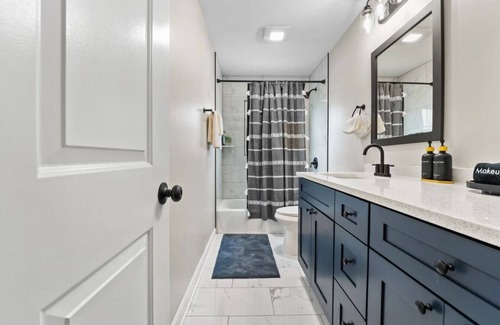 Forestview House | Luxury King|Game Room|Fire Pit 17 miles > Downtown