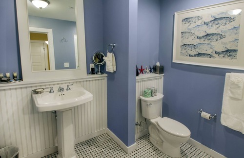 Portland House | Luxury King Room with Parlor and Balcony