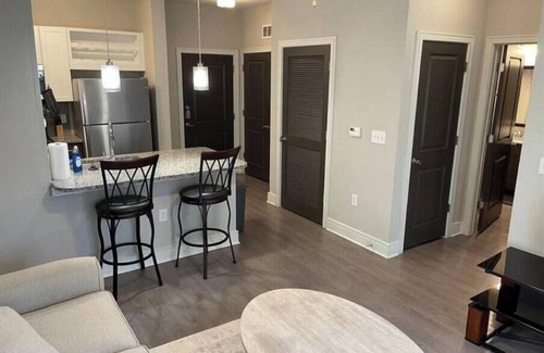 Southside Apartment | Luxury King Size Stay