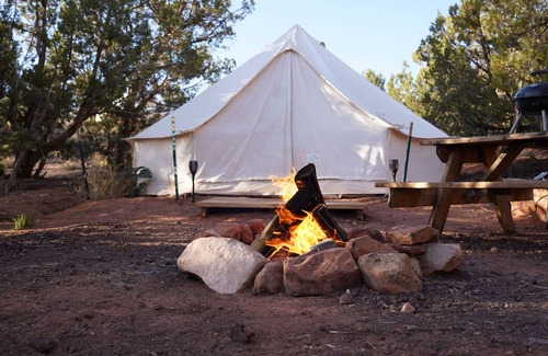 Hildale RV Rental | Luxury King size tent with valley views at Zion View Camping!