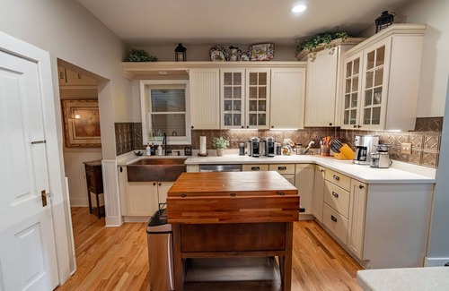 Canon City Apartment | Luxury King Suite in the heart of the Royal Gorge Region