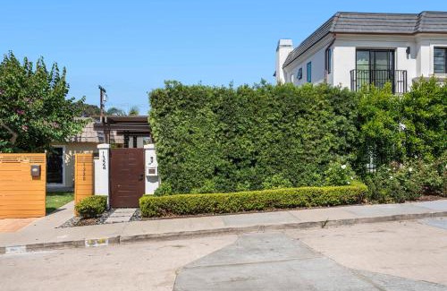 Village of La Jolla House | Luxury La Jolla Home with Jacuzzi