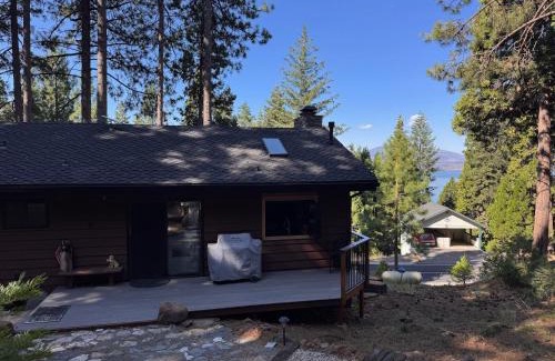 Lake Almanor Country Club House | Luxury Lake Almanor Cabin Covered Deck & Views