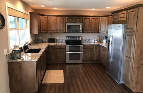 Cassopolis House | LUXURY LAKE COTTAGE ON DIAMOND ISLAND