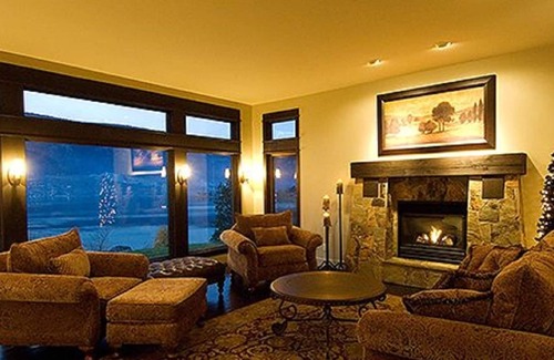 Central Okanagan House | LUXURY LAKE HOME (SHORT/LONG TERM RENTALS) GREAT LOCATION STUNNING VIEWS