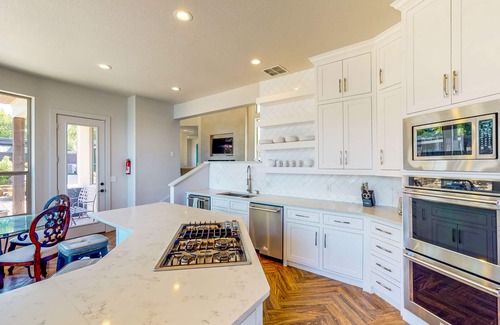 Lake Bridgeport House | Luxury lake home with stunning water views, gourmet kitchen, hot tub & office