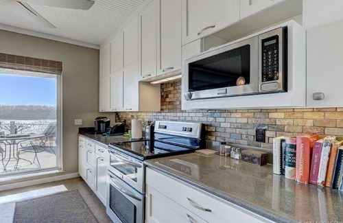 Texanna House | LUXURY LAKE HOME with Quick Access to Swimming Beaches and Boat Ramp