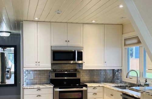 Wainfleet House | Luxury Lake House in Lake Erie