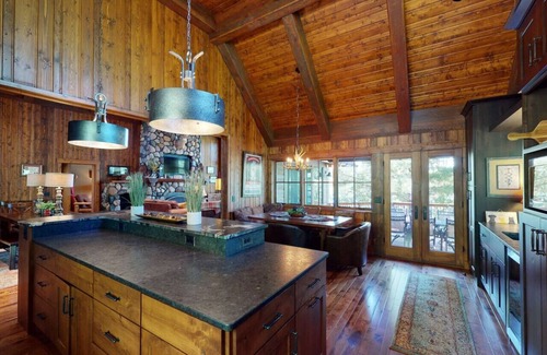 Nisswa House | Luxury Lake House on Roy Lake in Nisswa (16+ pp)