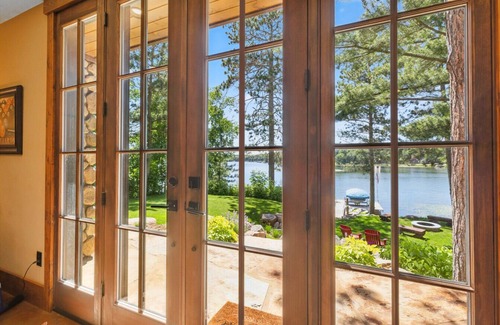 Nisswa House | Luxury Lake House on Roy Lake in Nisswa (16+ pp)