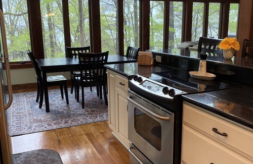 Scottsville House | Luxury Lake House w/DOCK. DIRECT LAKE ACCESS/Tennis/PICKLEBALL/Basketball Court