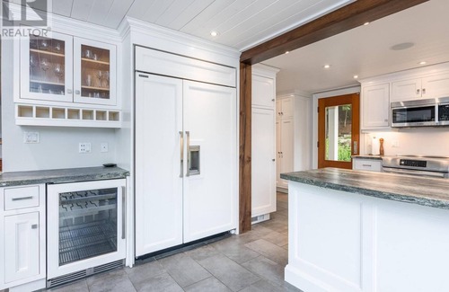 Muskoka Lakes Cottage | Luxury Lake Joseph Cottage w/Boathouse, Kids Cottage, Hot Tub & Putting Green