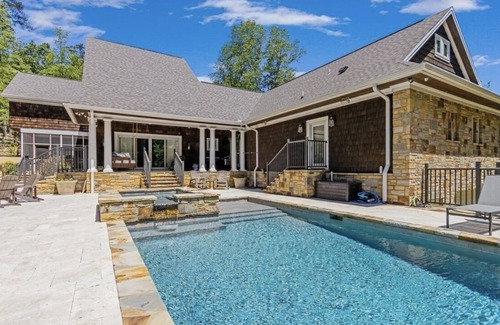 Guntersville House | Luxury Lake Retreat
