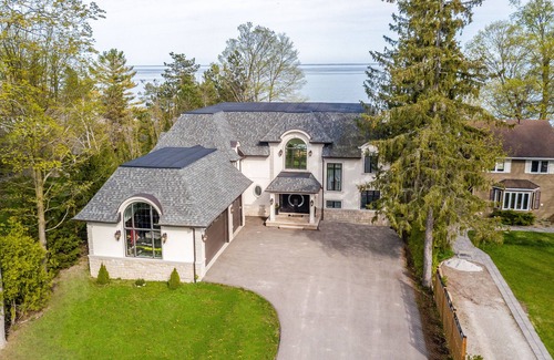 Innisfil Cottage | Luxury Lake Simcoe Waterfront Cottage