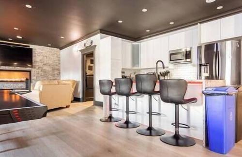 Halifax County Apartment | Luxury Lakefront Suite - Hot Tub & Amenities!
