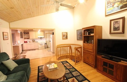 Atlanta House | Luxury Lakefront 2800 Sq/ft. Includes kayaks, canoes, and boat with Honda motor