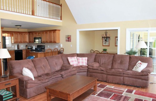 Sloans Valley House | Luxury Lakefront 7 Bedroom/5.5 Bath Home