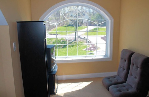 Sloans Valley House | Luxury Lakefront 7 Bedroom/5.5 Bath Home
