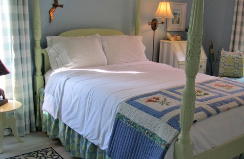 Selkirk House | LUXURY LAKEFRONT-ADULT ONLY WEEKENDS -SPRAWLING LAKEFRONT DECKS only for you