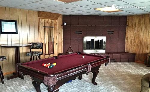 West Branch House | Luxury Lakefront Cabin Rental on Clear Lake in Ogemaw County, Michigan