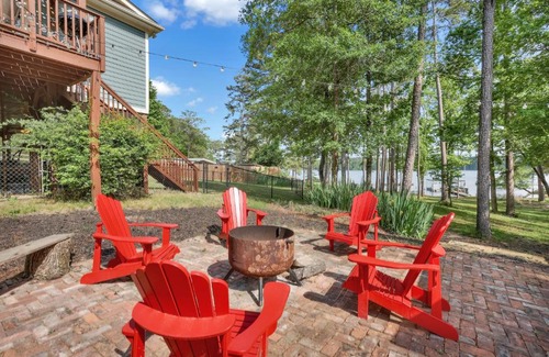 Appling House | Luxury Lakefront Cottage, Clarks Hill Lake with deep water dock year round