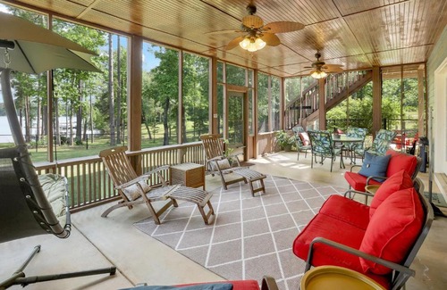 Appling House | Luxury Lakefront Cottage, Clarks Hill Lake with deep water dock year round