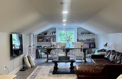 Brighton House | Luxury Lakefront for Entertaining!