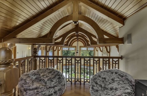 Blue Eye House | Luxury Lakefront Home w/Pool: Golfer's Paradise!