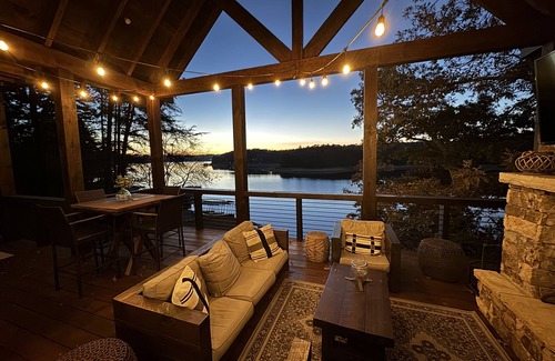 Morganton House | Luxury Lakefront Home on Beautiful Lake Blue Ridge; 3 K Suites + Bunk; Huge Dock