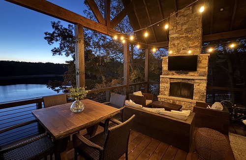 Morganton House | Luxury Lakefront Home on Beautiful Lake Blue Ridge; 3 K Suites + Bunk; Huge Dock