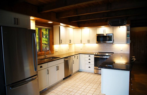 Wallenpaupauk Lake Estates House | Luxury Lakefront: Hot Tub, Fireplace, Pet Friendly, Arcade, Watercraft, + more!