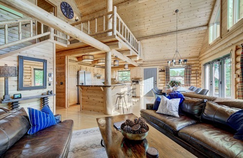 Island Park Cabin | Luxury Lakefront Lodge-less than 15mins to Yellowstone-360 degree postcard views