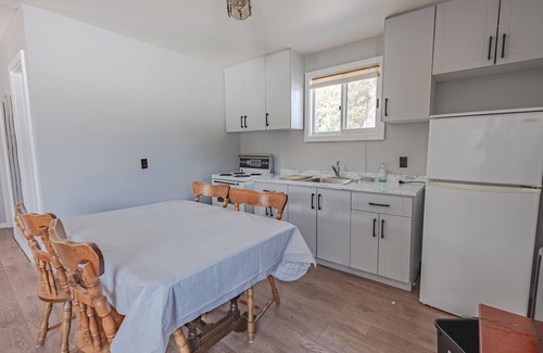 Frontenac Cabin | Luxury Lakefront Loft
