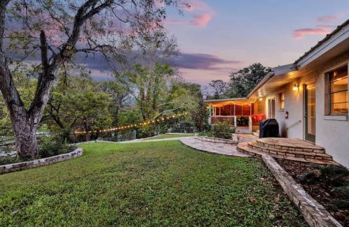 Seguin House | Luxury Lakefront Oasis with Boat Dock-Firepit