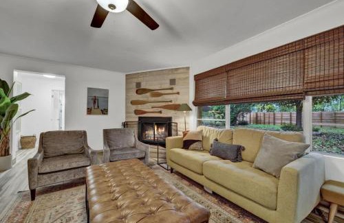 Seguin House | Luxury Lakefront Oasis with Boat Dock-Firepit