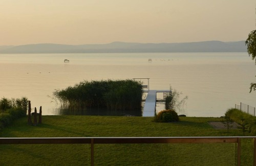 Balatonoszod Villa | Luxury Lakefront Villa with Private Pier & Jacuzzi. Private Beach!
