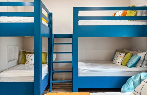 Dandridge House | Luxury Lakehouse (4-Bedroom Home) - Handicap accessible by RedAwning