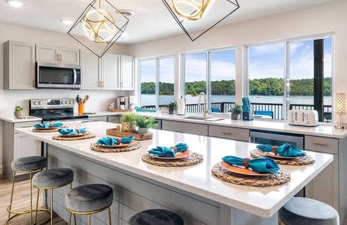 Dandridge House | Luxury Lakehouse (4-Bedroom Home) - Handicap accessible by RedAwning