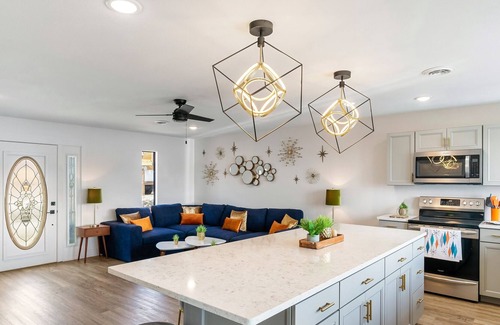 Dandridge House | Luxury Lakehouse (4-Bedroom Home) - Handicap accessible by RedAwning