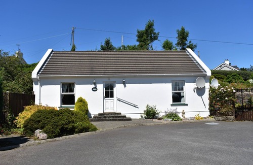 Dungloe Cottage | Luxury Lakeside Cottage Perfectly Placed To Explore Donegal With Free Wifi