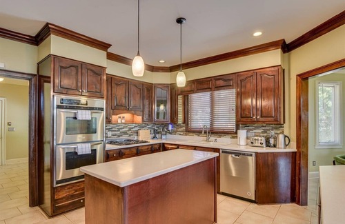 Evans House | LUXURY LAKESIDE ESCAPE: POOL, KAYAKS, BILLIARD & MORE - MASTERS GOLF RETREAT