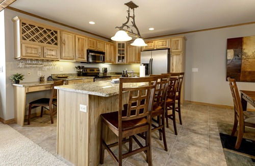 Arkdale Condo | Luxury Lakeside living at Northern Bay Resort. Houses 13 with Exclusive BunkRoom